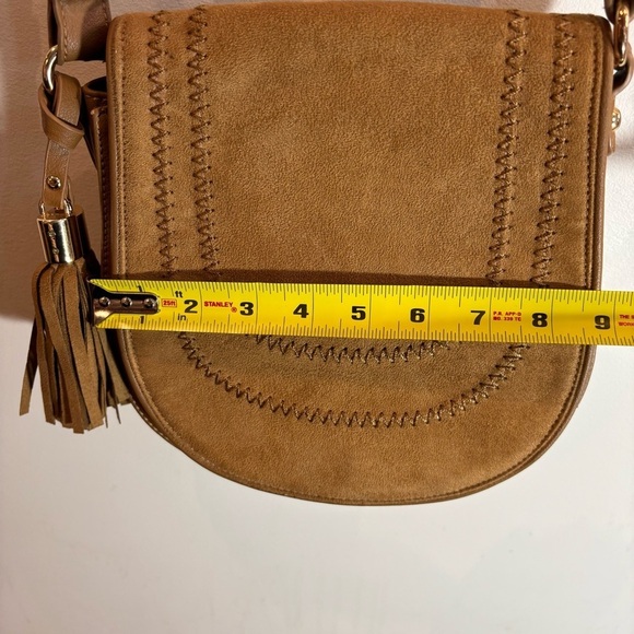 KENSIE Bohemian Boho Vegan Leather Saddle Style 2 Tassels Crossbody Bag Purse - Picture 4 of 12